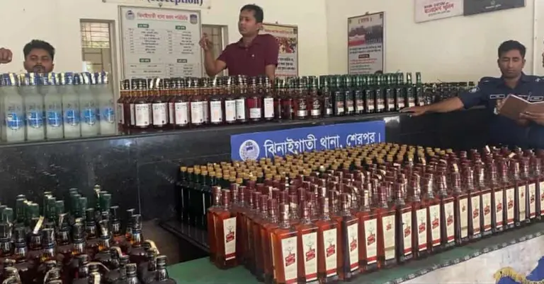 জব্দকৃত ভারতীয় মদ